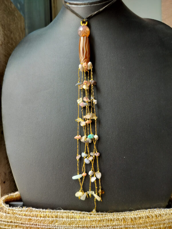 Stone neckpiece - Image 3