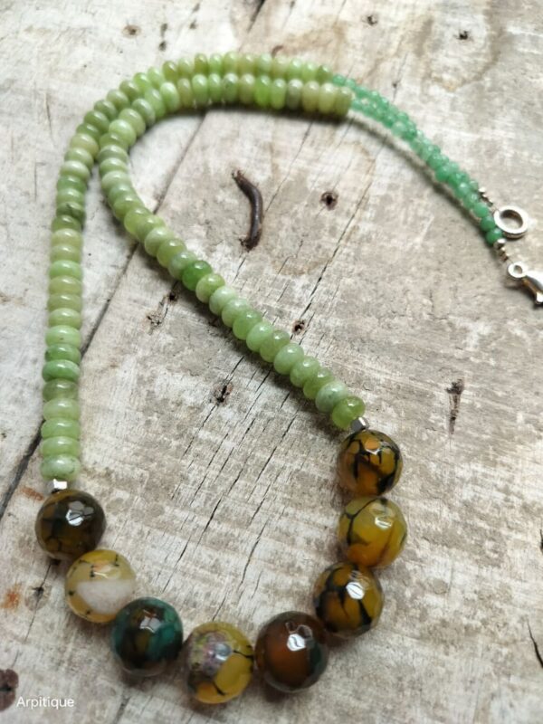 Stone neckpiece - Image 3