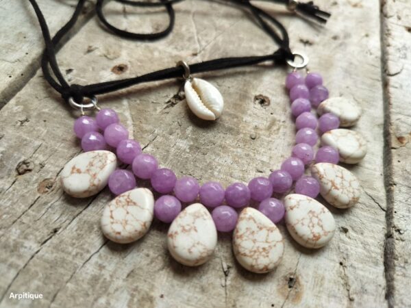 Stone neckpiece