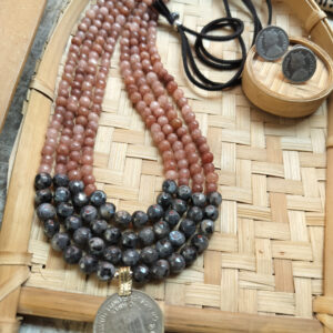Stone beads necklace