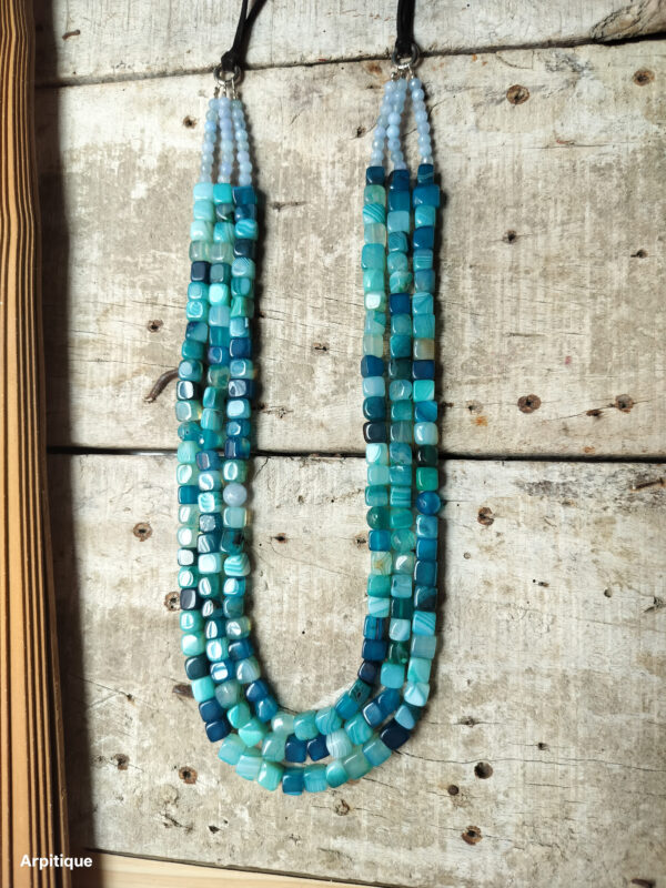 Stone neckpiece