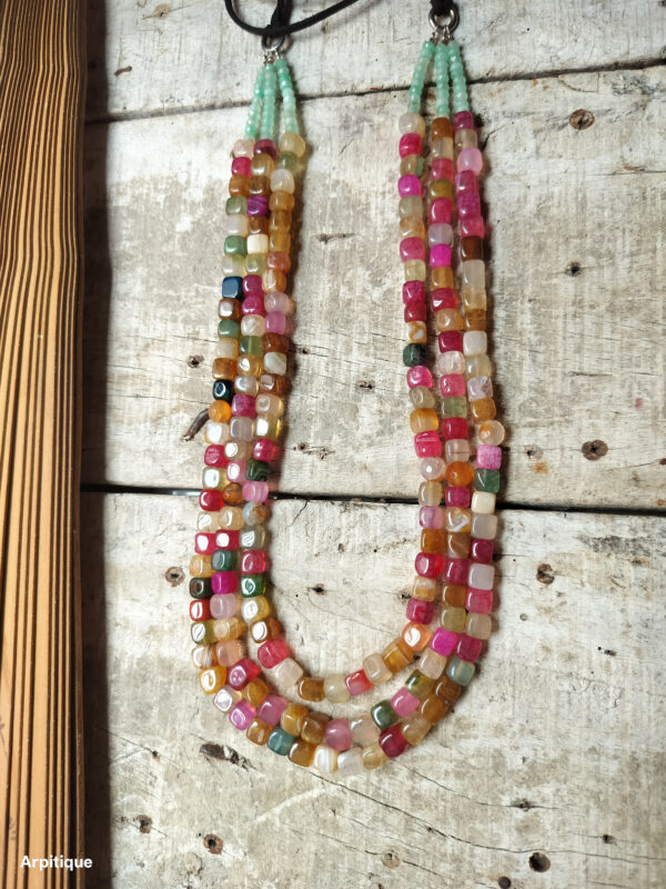 Stone neckpiece