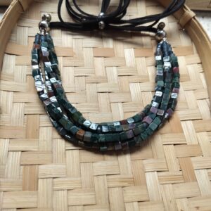 Stone neckpiece