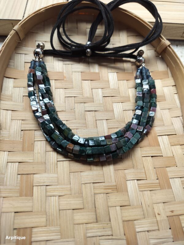 Stone neckpiece