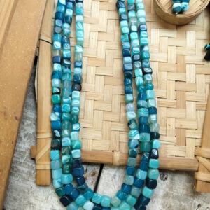 Stone neckpiece