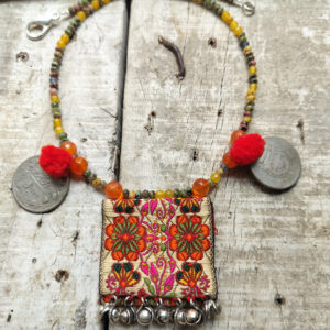 Stone neckpiece