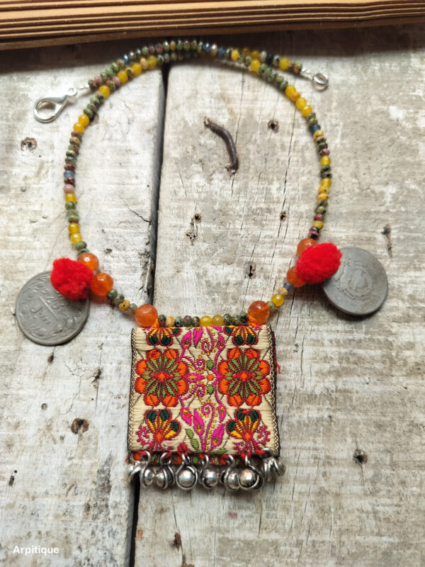 Stone neckpiece