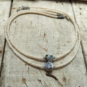 Pearl neckpiece