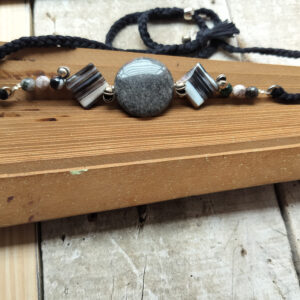 Stone choker
