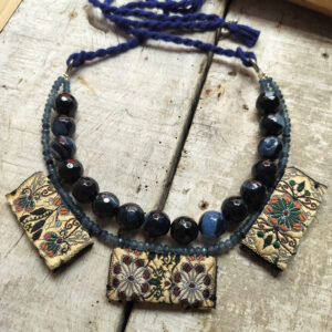 Stone neckpiece