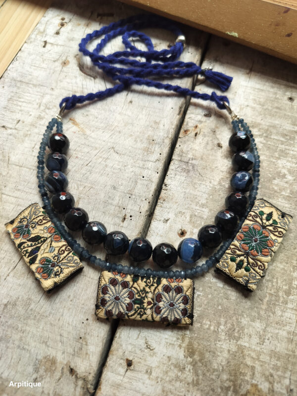 Stone neckpiece