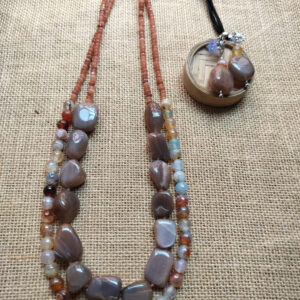 Stone neckpiece