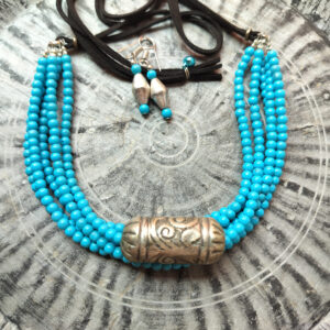 Beads neckpiece